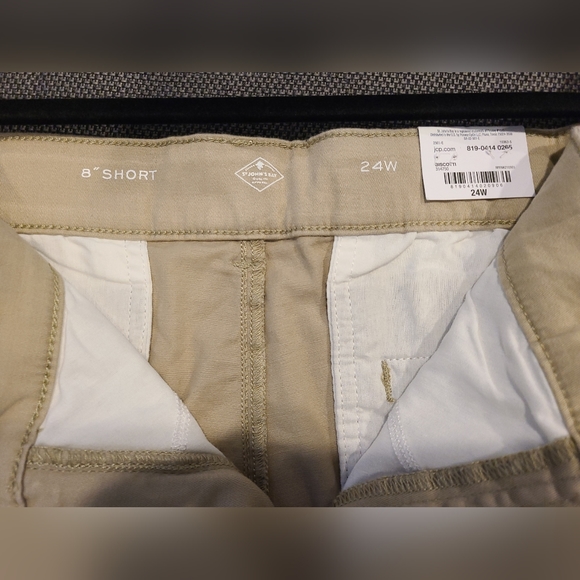 St. Johns Bay Women Plus Size Khaki Shorts Size 24W - Picture 6 of 6